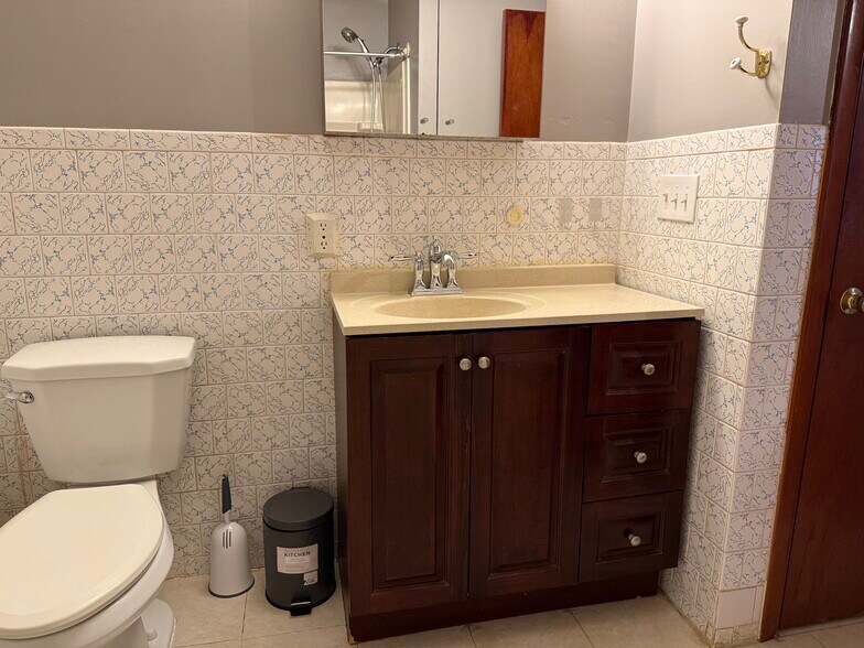 Building Photo - 388 Newcomb Rd