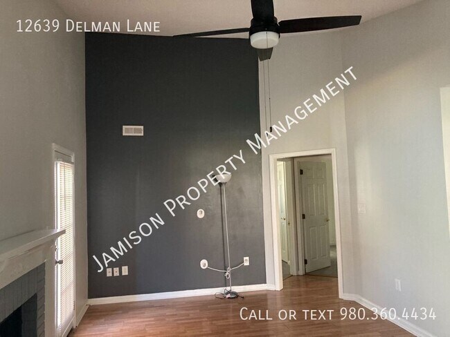 Building Photo - 12639 Delman Ln