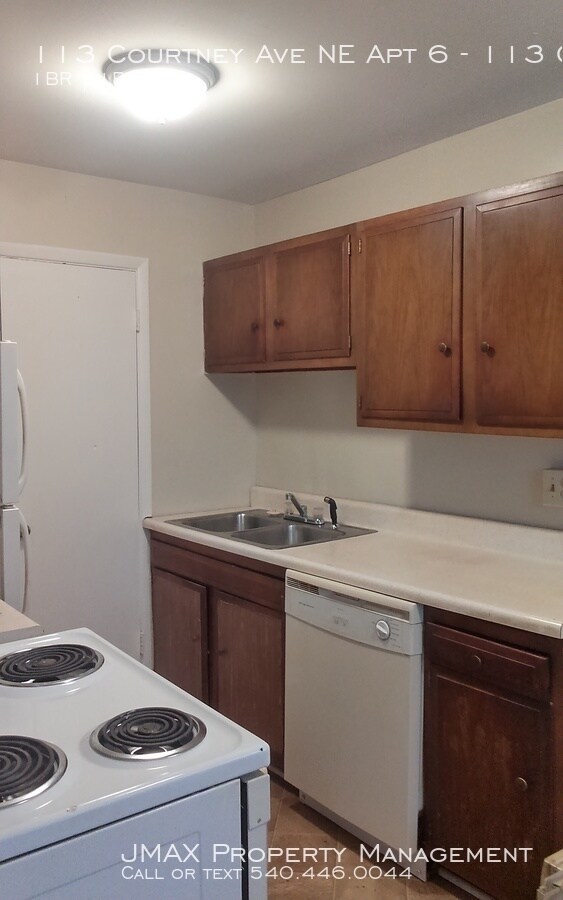 Building Photo - 113 Courtney Ave NE