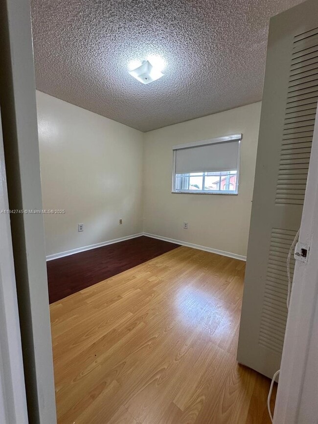 Building Photo - 2255 W 69th St