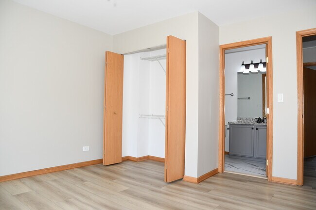 Building Photo - 3467 Ravinia Cir