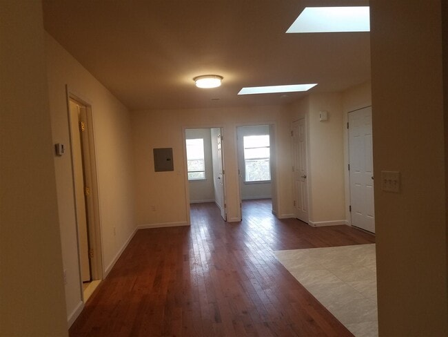 Building Photo - 26 Cottage St