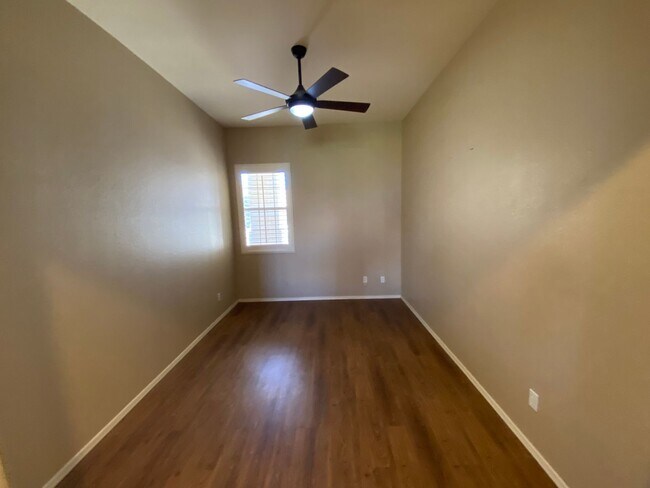Building Photo - Dream Home in Power Ranch!