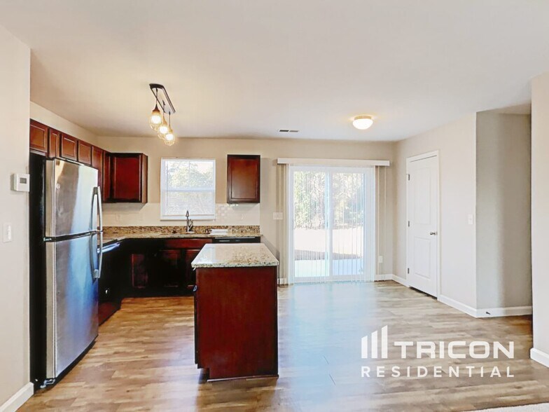 Building Photo - 415 Merus Dr