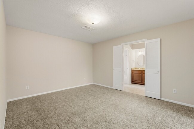 Building Photo - 810 Sunnybrook Ln