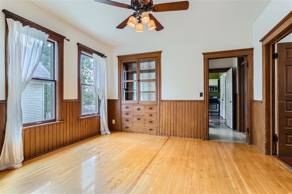 Building Photo - 1814 13th Ave S