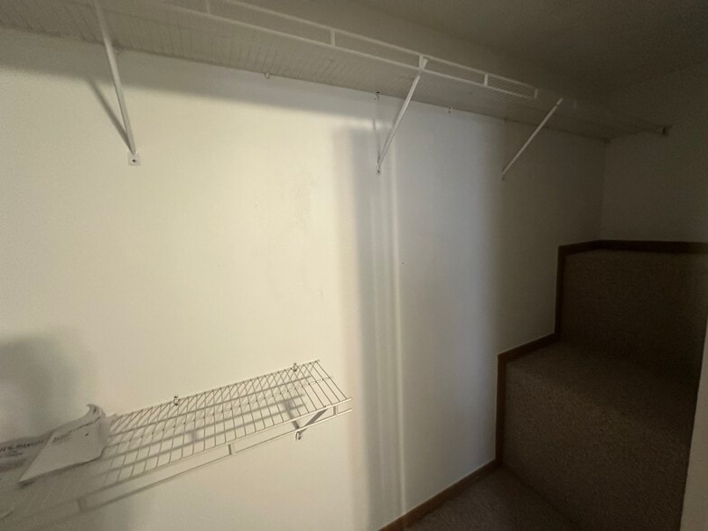 Large closets - 1056 Lakeshore Dr