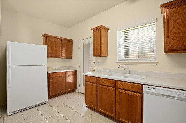 Building Photo - 148 Pecanwood N