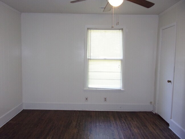 Building Photo - 202 Shurley St