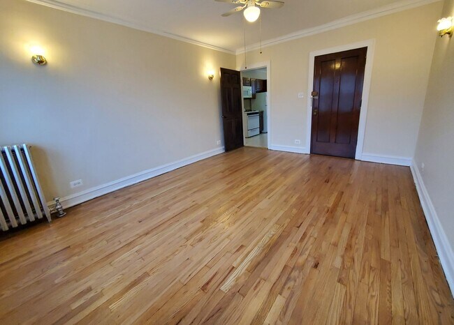 Building Photo - 3054 W Irving Park Rd