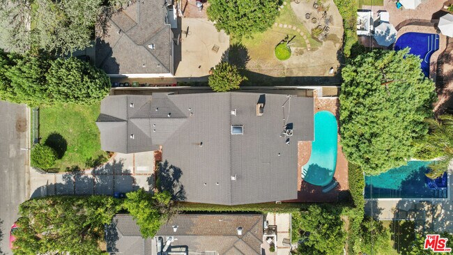 Building Photo - 4316 Bellaire Ave
