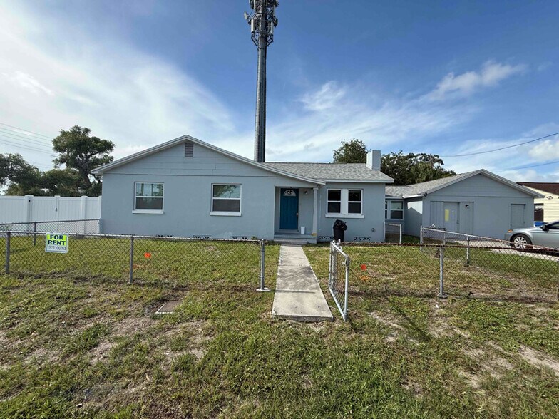 Primary Photo - 4855 Fairfield Ave S