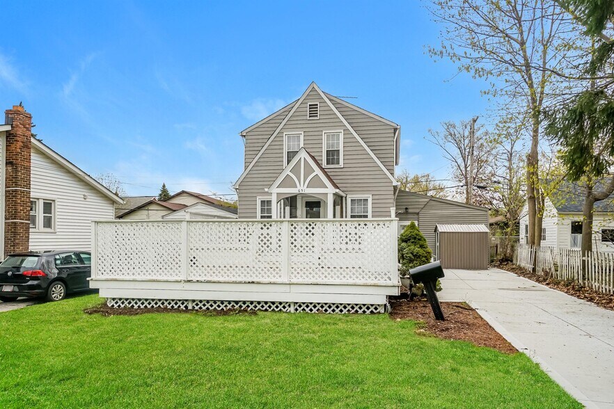 Primary Photo - 651 Voelker Ave