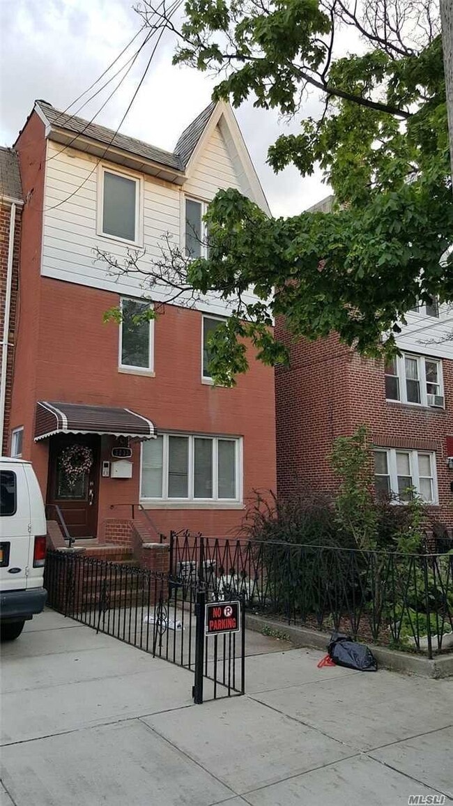 Building Photo - 32-33-33 46th St