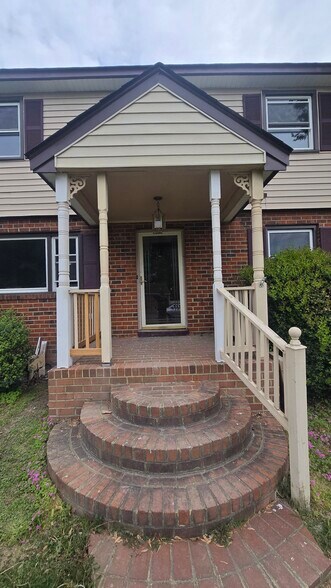 Building Photo - 4924 Glenspring Rd