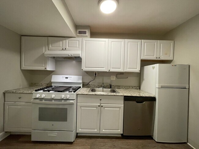 Building Photo - 939 25th St NW