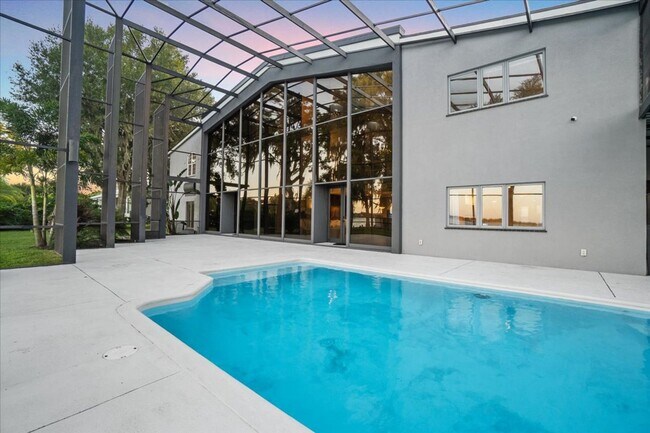 Building Photo - 3824 Gaines Dr