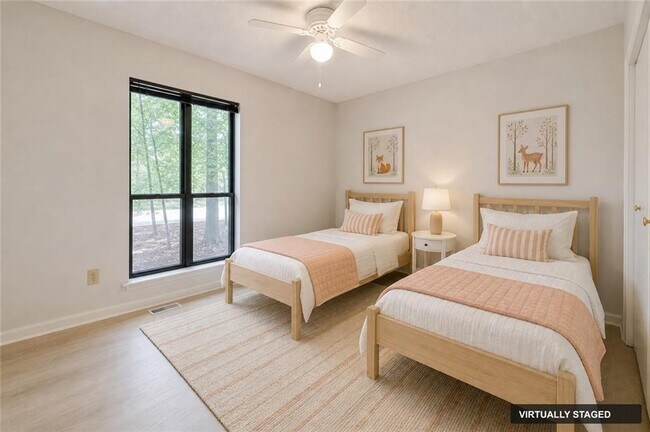 Building Photo - 5100 Forest Mist Dr