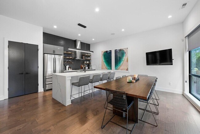 Building Photo - 236 Neruda Ave