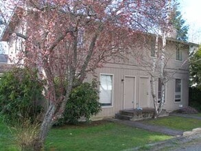 Building Photo - 2319 Wilson Ave