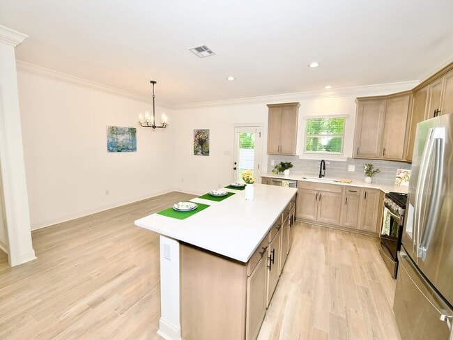 Building Photo - Gorgeous property in the highly sought after Jamestown Crossing in Prairieville