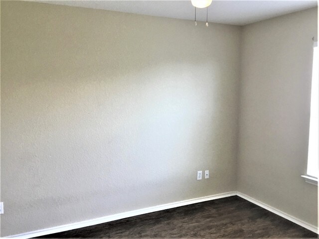 Building Photo - 6923 Opal Clfs