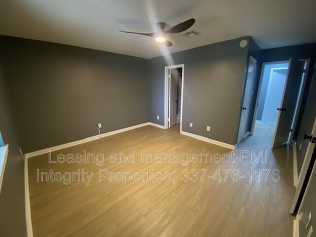 Building Photo - 2339 Robley Dr