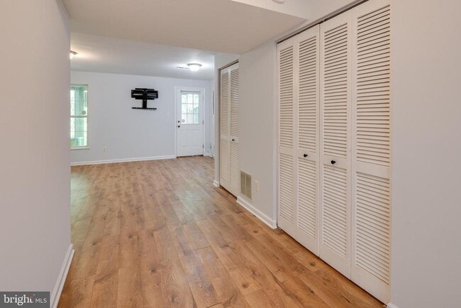 Building Photo - 1832 Tiger Lily Cir