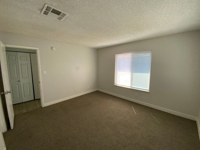 Building Photo - ***JUSTED REDUCED!!!*** Two-bedroom, one-and-a-half-bath townhouse in North Las Vegas.