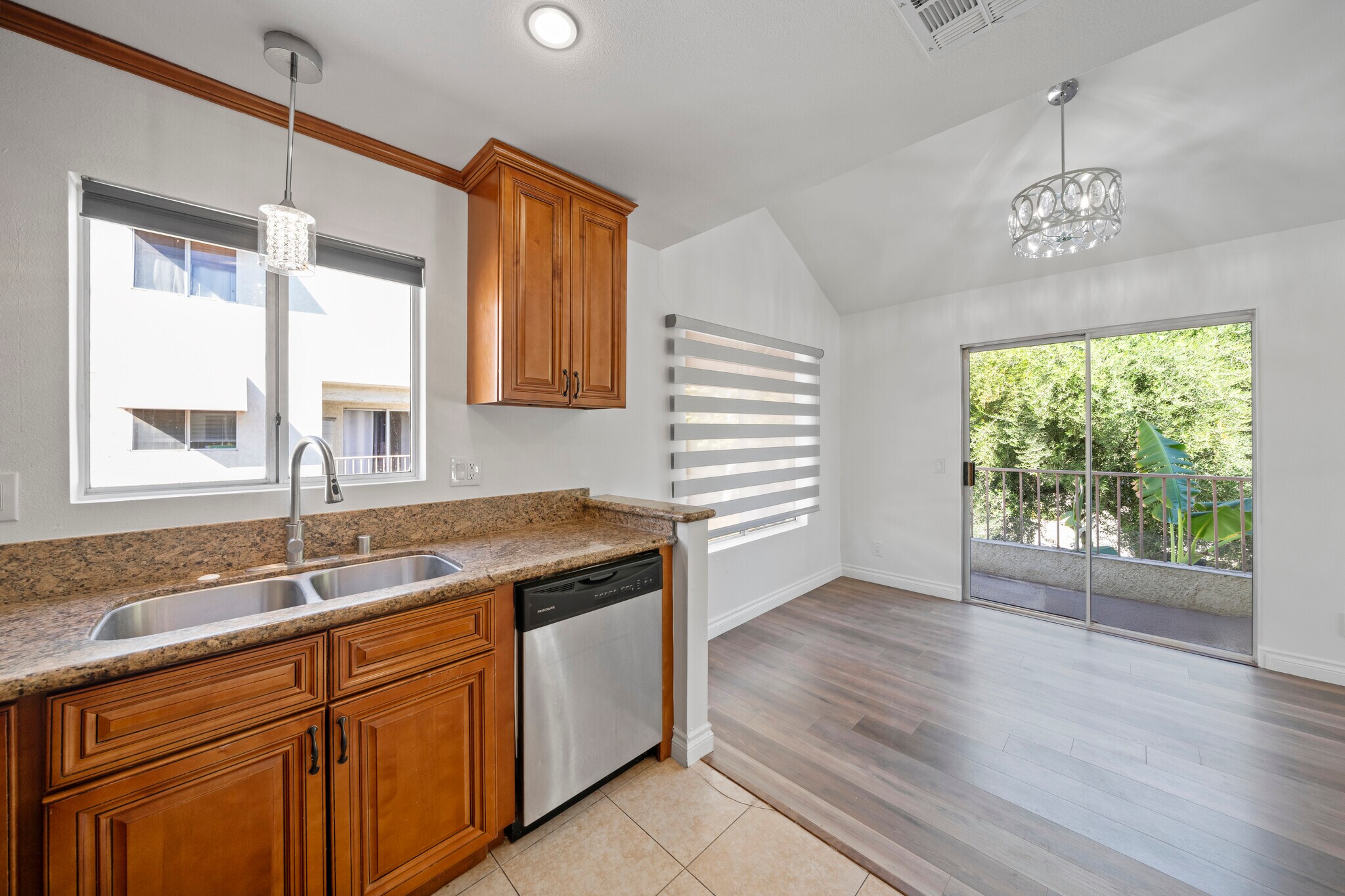 Building Photo - 12411 Osborne St