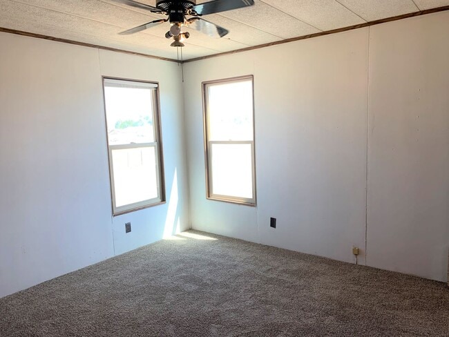Building Photo - 2 bedroom 1 bath single wide in Spring Creek