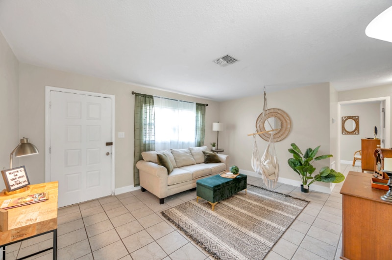 Building Photo - 3371 N Bay Ave