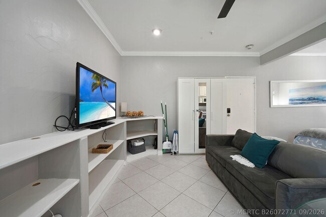 Building Photo - 3710 Collins Ave