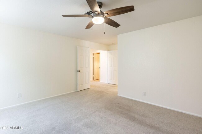 Building Photo - 10080 E Mountainview Lake Dr