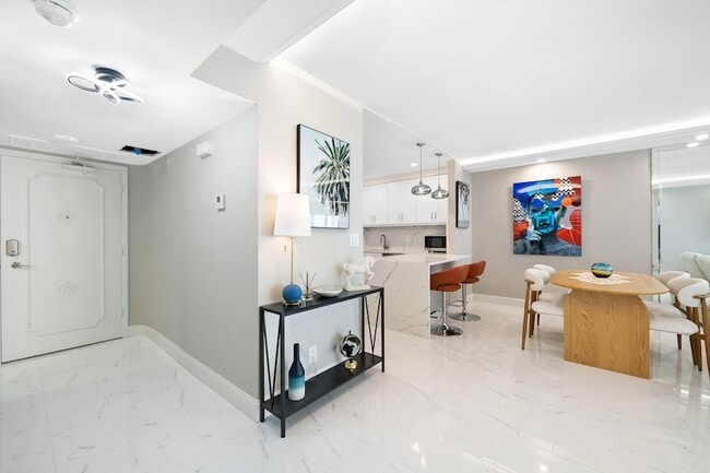 Building Photo - 3850 Galt Ocean Dr