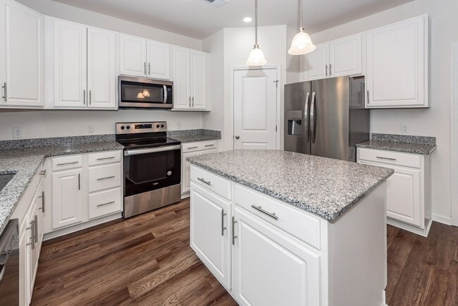 Building Photo - 3 Bedroom, 2.5 Bathroom Home in Hunters Bend - Ladson