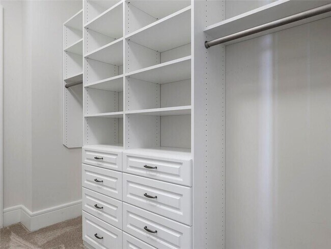 Building Photo - 1065 Peachtree St NE