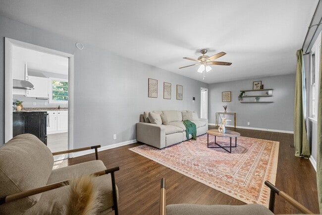 Building Photo - 102 Preston Dr