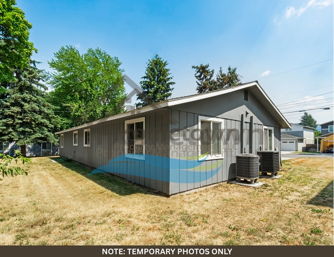 Building Photo - 2711 N 10th Pl