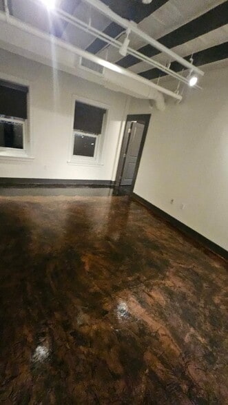 Building Photo - 329 E Colorado Blvd