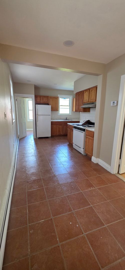 Building Photo - 222 Cross St