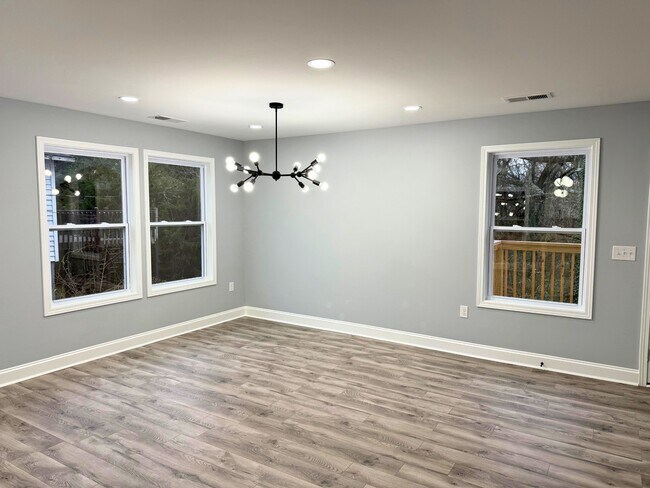 Building Photo - 28 11th St