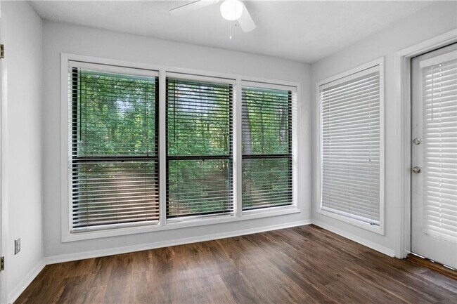 Building Photo - 1006 Dunbar Dr