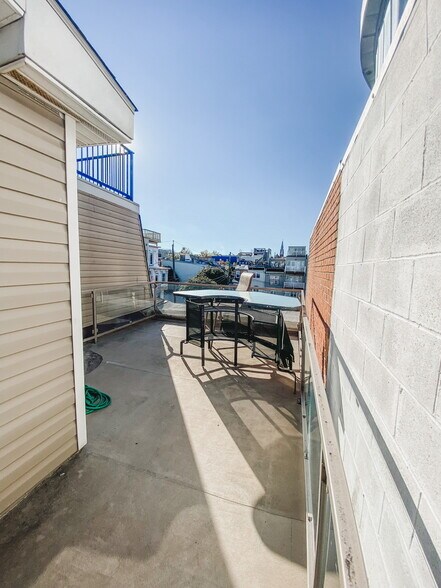 Building Photo - 1413 Anchor St