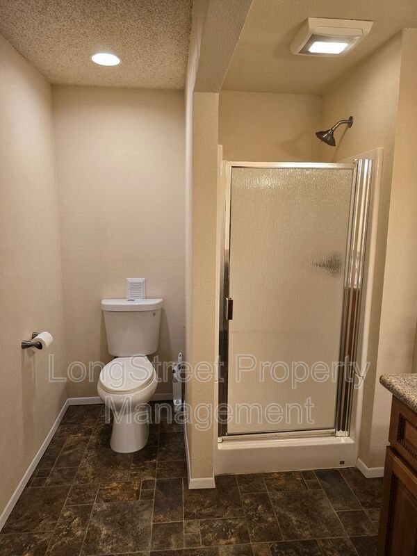 Building Photo - 2911 NW Ashwood Dr