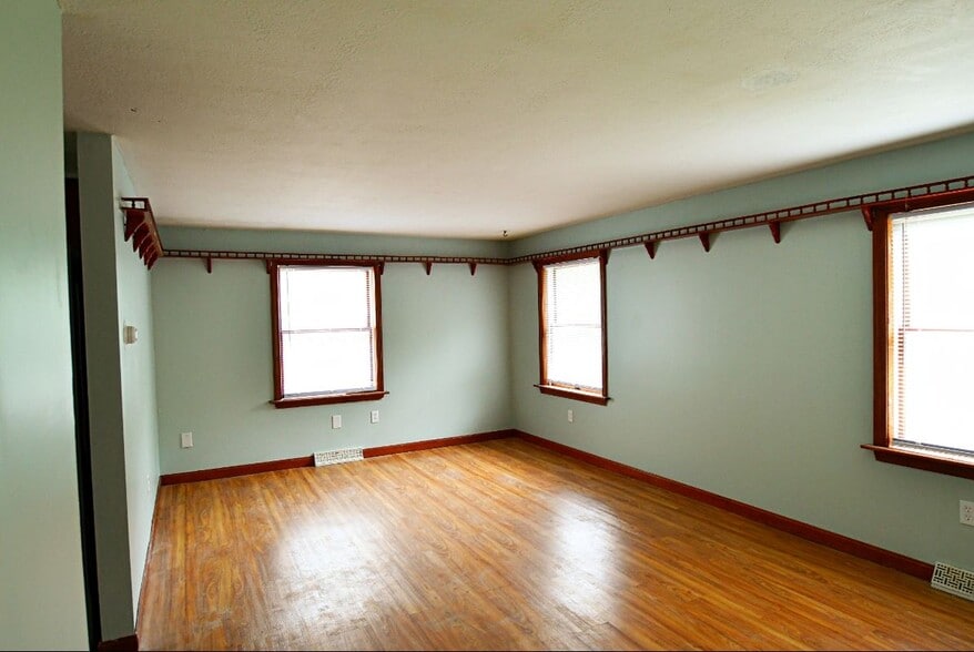 Building Photo - 410 Bald Hill Rd