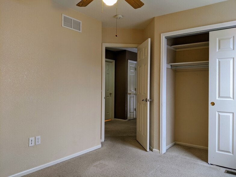 2nd Floor Guest Bedroom-3 - 6803 Autumn Ridge Dr
