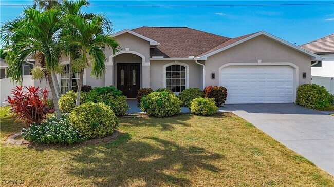 Building Photo - 4930 SW 25th Ct