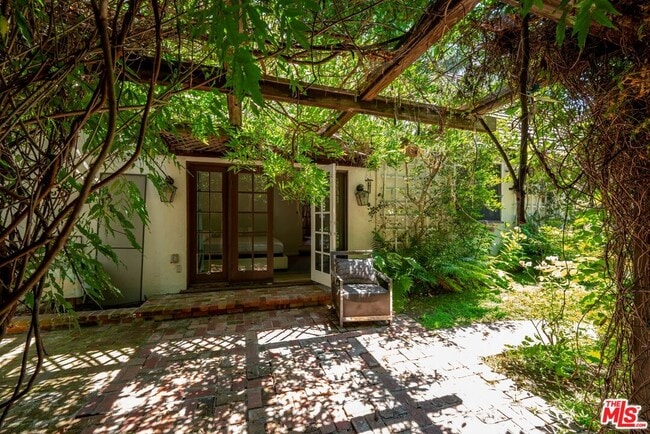 Building Photo - 23057 Sylvan St