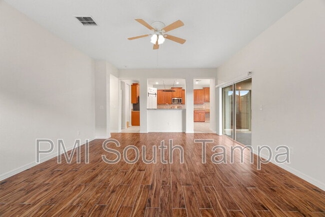 Building Photo - 13740 Newport Shores Dr